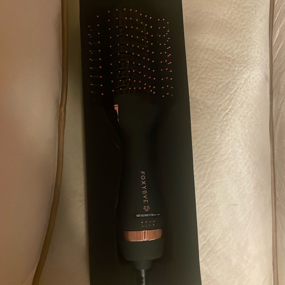 Blowout dryer brush.